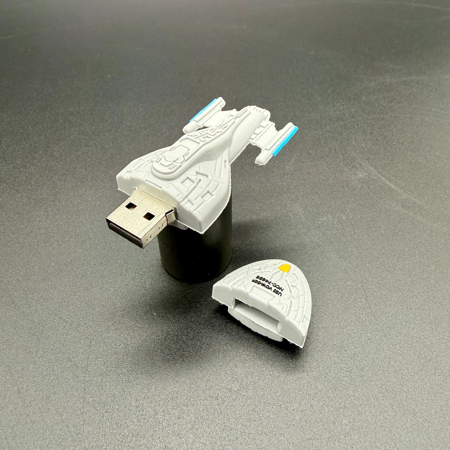 Star Trek - USS Voyager 16GB USB Stick